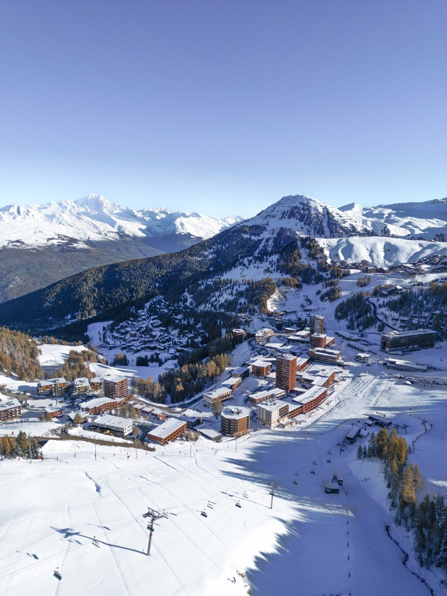 Chalets and hotels in the ski resort Plagne Centre