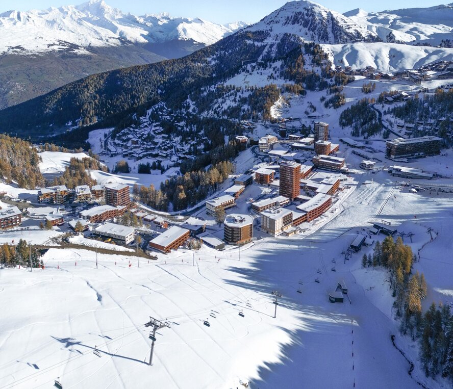 Chalets and hotels in the ski resort Plagne Centre