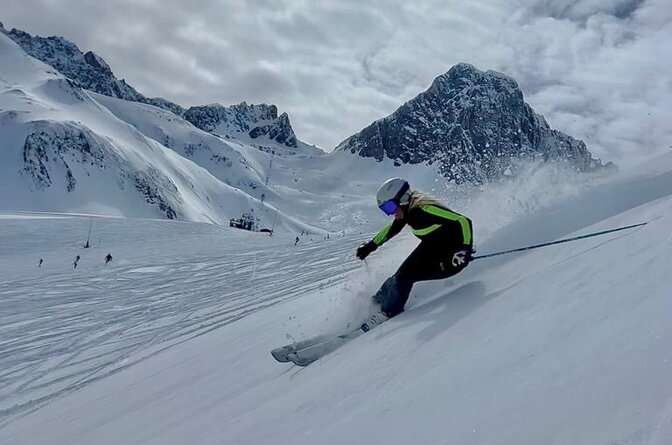 Chemmy Alcott skiing wearing Snow Finel base layer