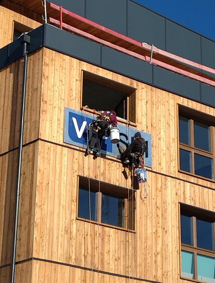 erecting vip ski logo on Graciosa