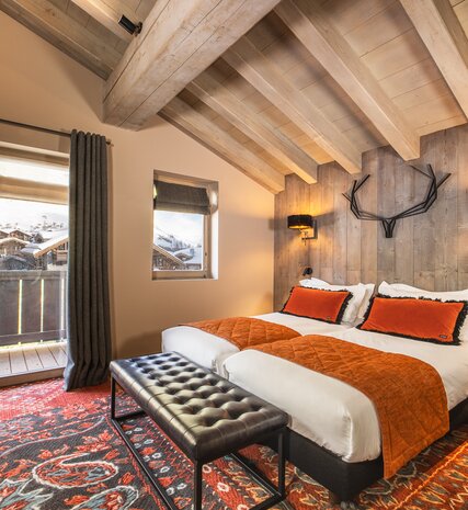 Contemporary luxury double bedroom in VIP SKI Aspen House in Val d'Isere