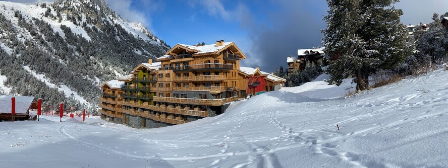 Bear Lodge Hotel